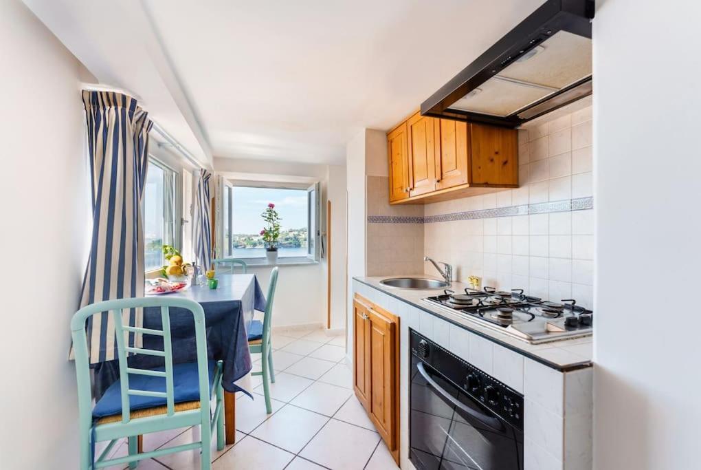 La Casa Di Nina A Corricella Appartement Procida Buitenkant foto